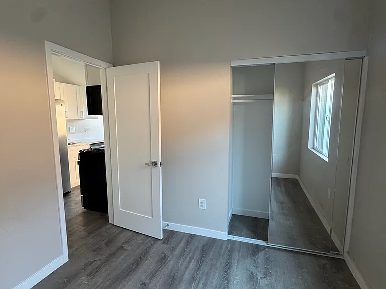 6249-6253 Dorothy Dr — Photo 9