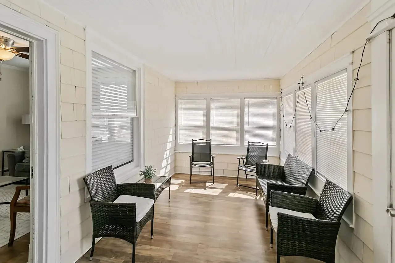 2 bed, 1.5 bath, 1100 sqft, $3,200 — Photo 3