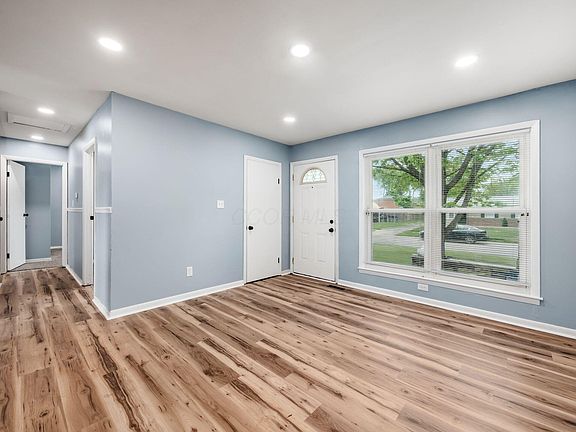 4th image of 1492 Burlington Ave
