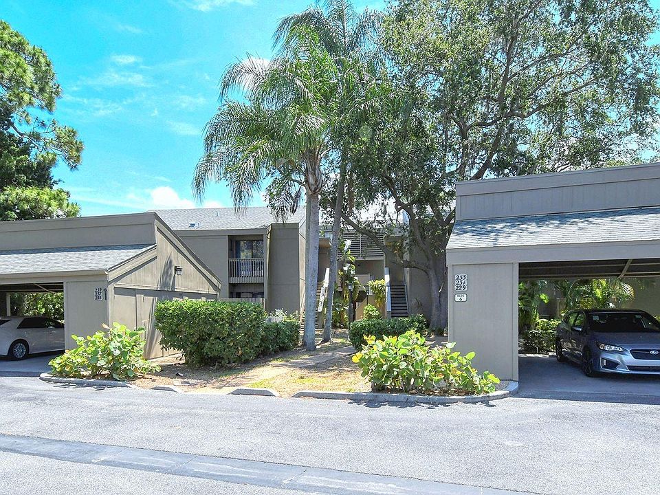 1st image of 233 Woodland Dr #233