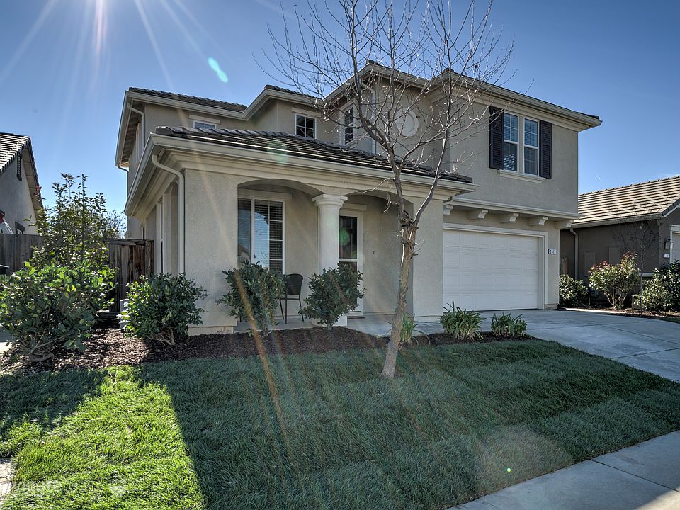 1st image of 2589 Kinsella Way