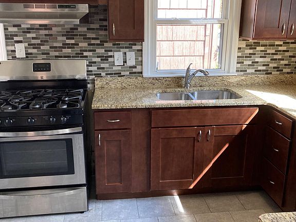 4th image of 2055 Annabelle St