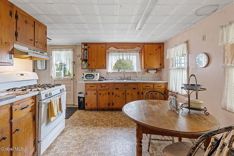 5th image of 1621 CRAWFORD Road