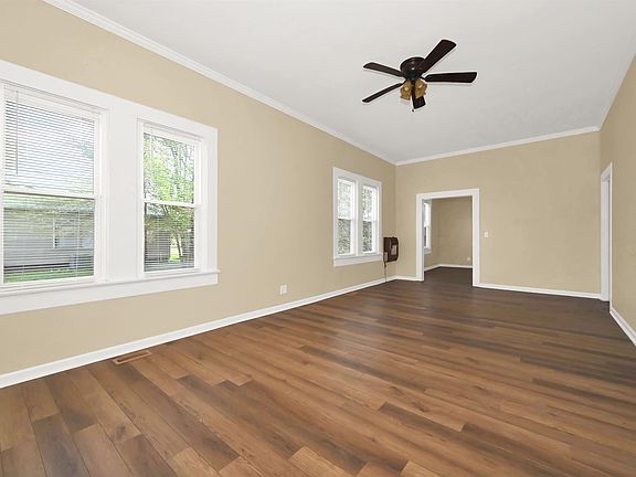 4th image of 307 Commercial St SE