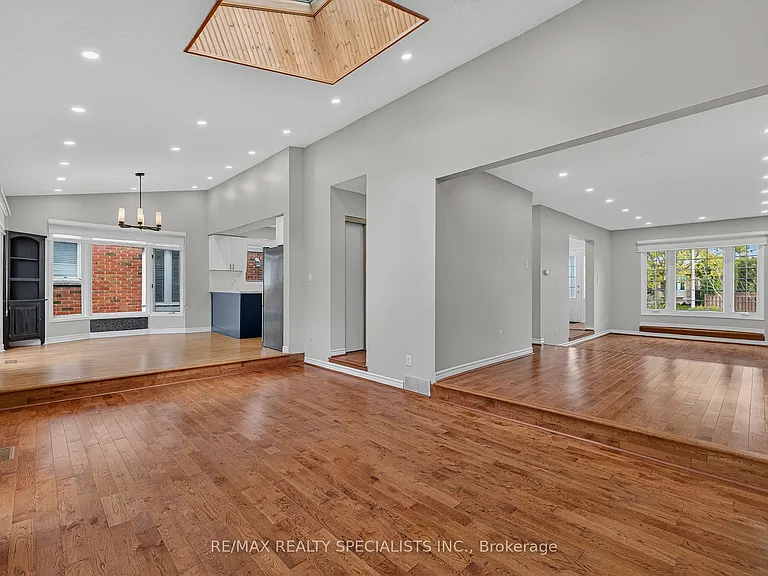 19 Longyear Dr — Photo 11