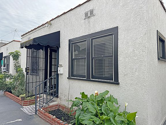 3rd image of 1048 Coronado Ave APT E