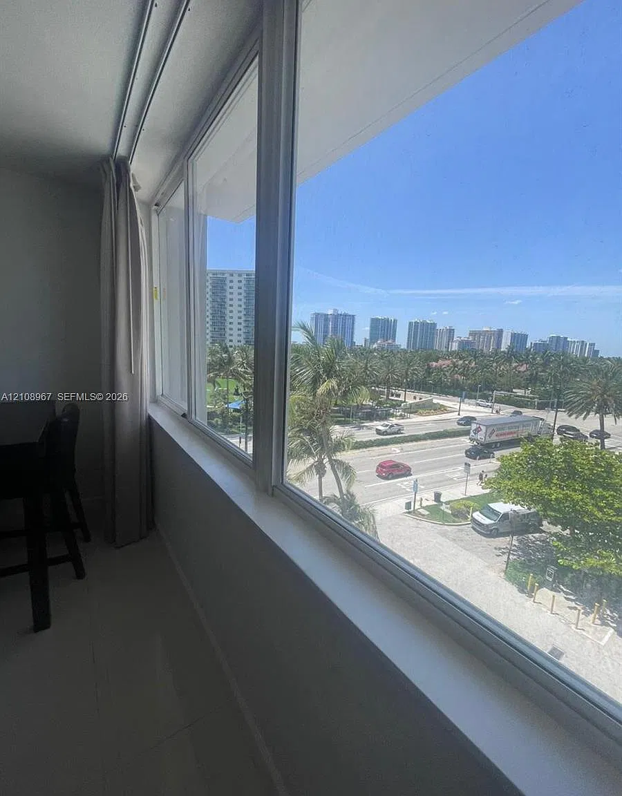 The Aventura Beach Club C — Photo 2