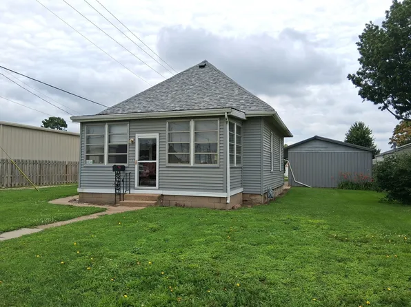 112 E 6th St, Kewanee, IL 61443