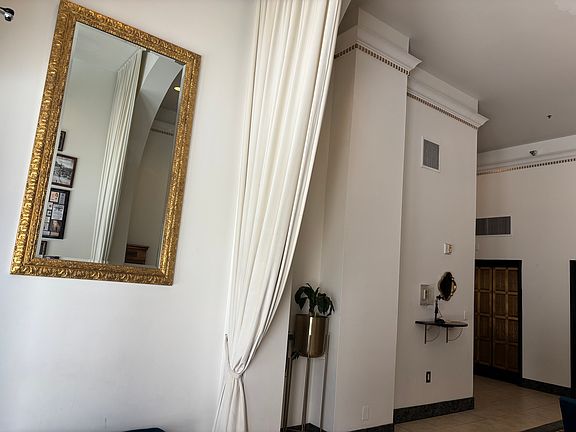 4th image of 444 17th St APT 609