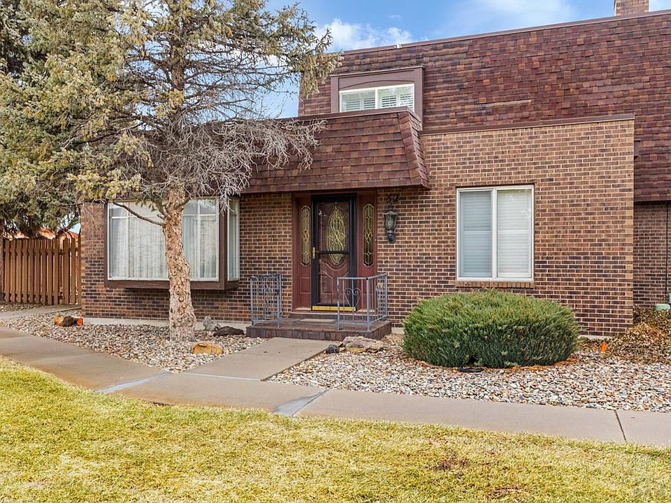 1st image of 32 Villa Dr