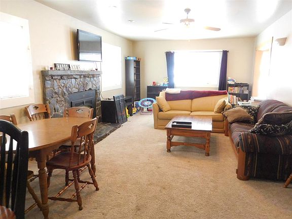 5th image of 302 Delwood St
