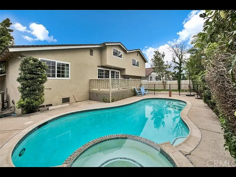 13521 Carroll Way — Photo 7