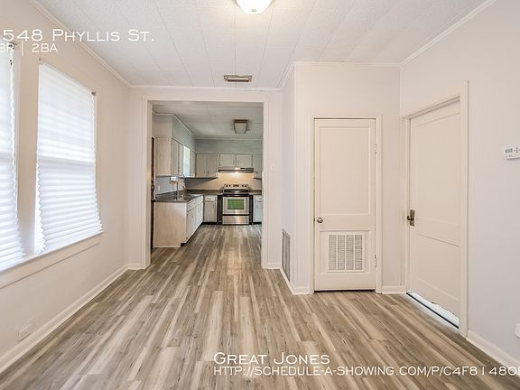 3rd image of 2548 Phyllis St
