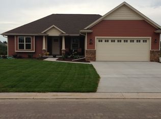 643 Castlestone Ct, Oneida, WI 54155