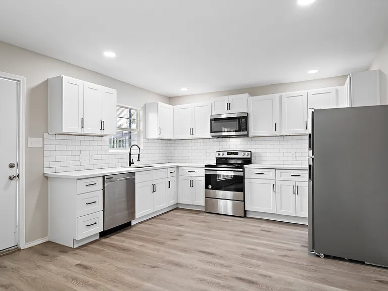 Saphira Apartments — Photo 16