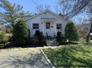 146 Russells Mills Rd, Dartmouth, MA 02748