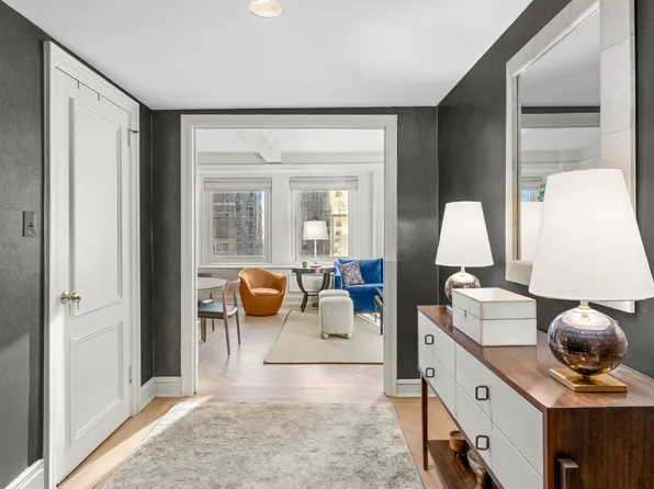 160 Central Park South image 3 of 20