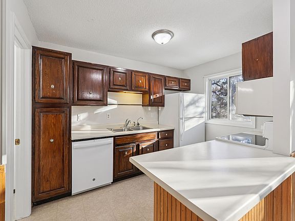 3rd image of 13621 Heather Hills Dr