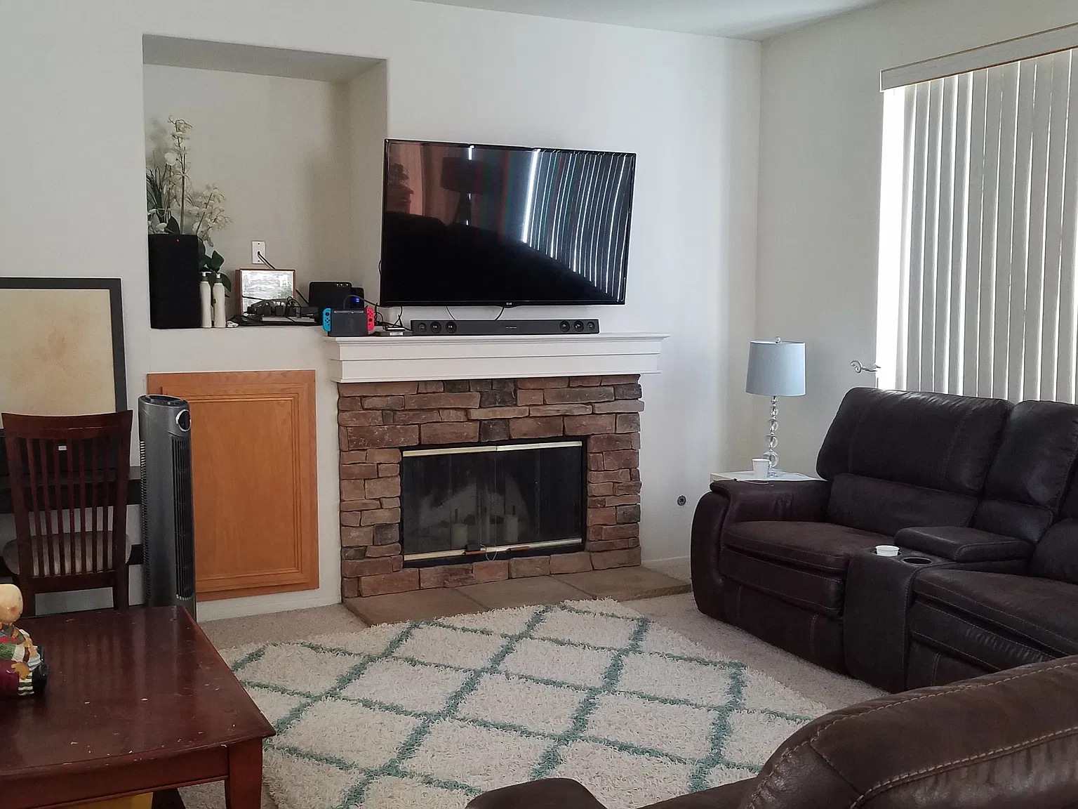 3 bed, 2.5 bath, 1810 sqft, $4,000 — Photo 3