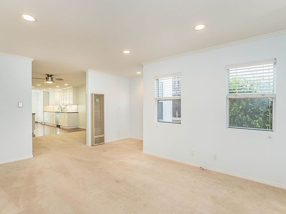 4th image of 909 19th St APT C
