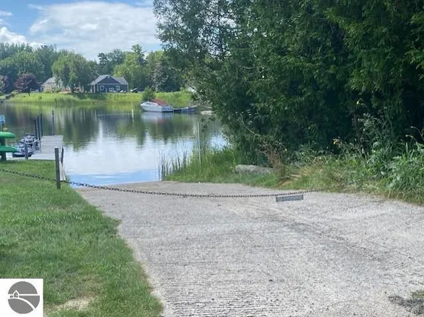 6845 W Harbor Dr, Elk Rapids MI
