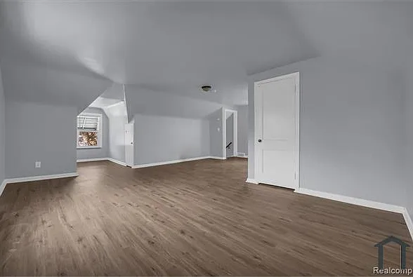 17212 Sunderland Rd — Photo 6