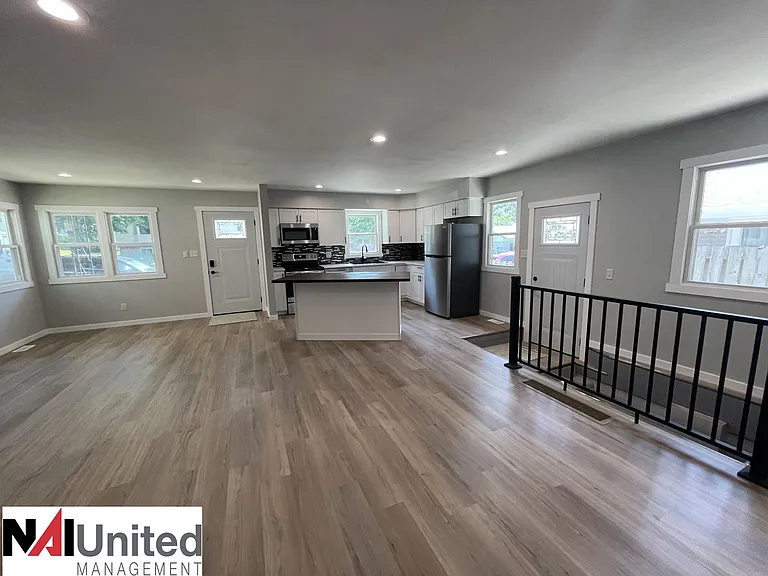 2811 S Lemon St — Photo 4
