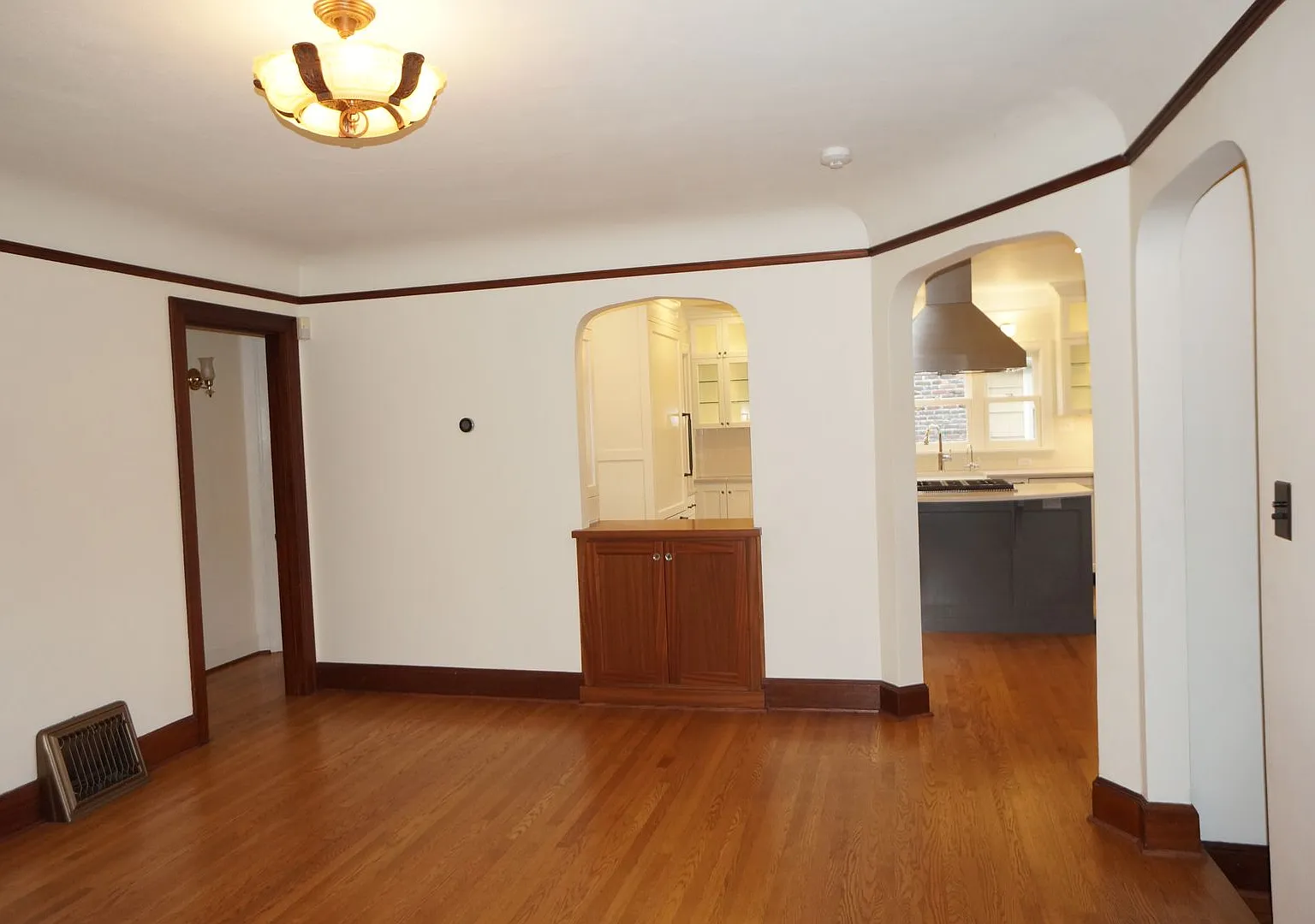 NE Portland - Irvington 3-bedroom Beauty! — Photo 4