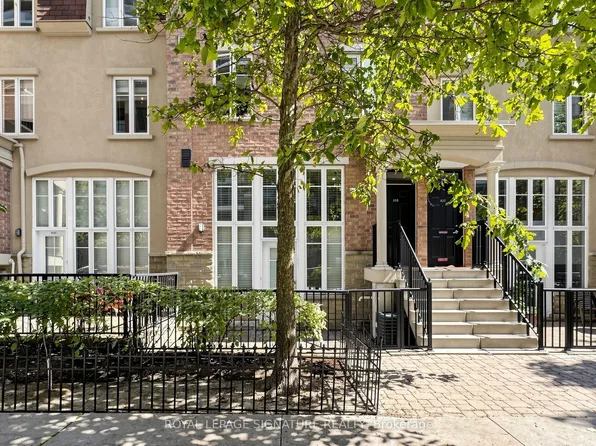 50 Western Battery Rd #929, Toronto, ON M6K 3P1