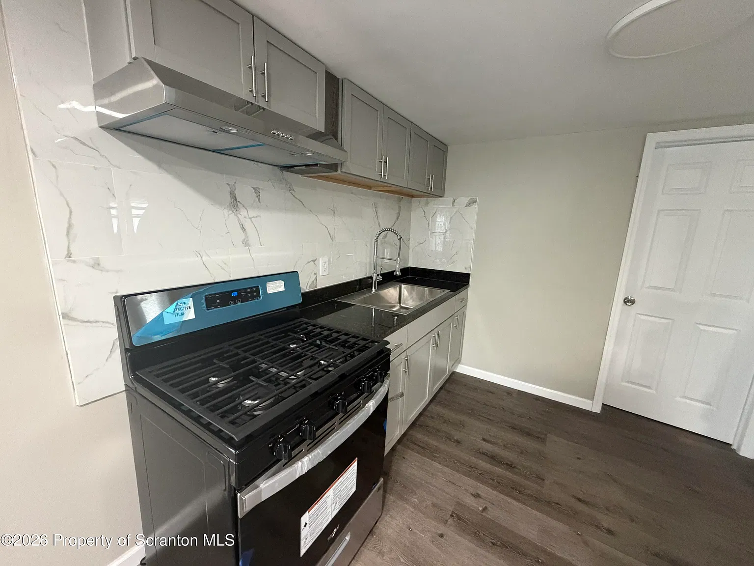1 bed, 1.0 bath, 900 sqft, $950 — Photo 4