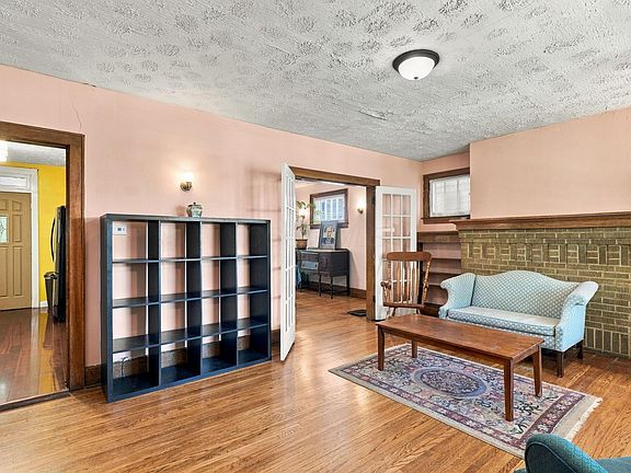 2nd image of 687 Lilley Ave