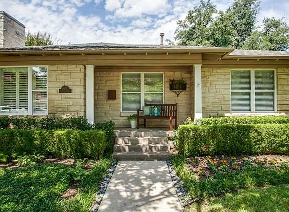 3rd image of 6847 Northridge Dr