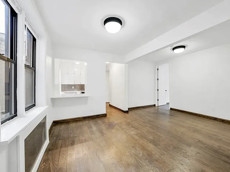 885 10th Ave #6G — Photo 3
