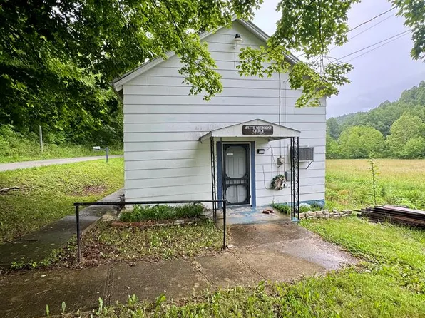 2071 Mattie Rd, Louisa, KY 41230