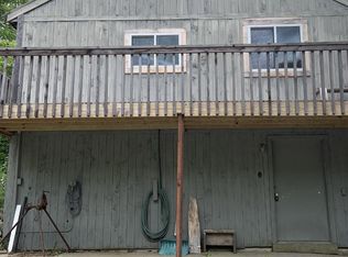 123 Valley Rd, Raymond, ME 04071