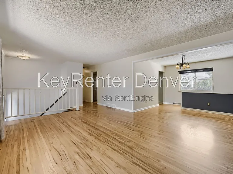 6313 Pierson St — Photo 8