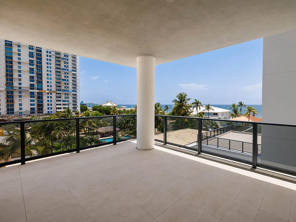 305 Briny Ave #406