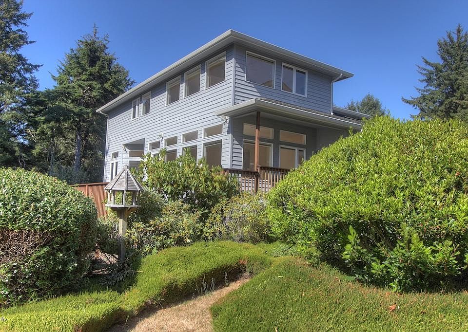 1st image of 131 SE 130th Dr