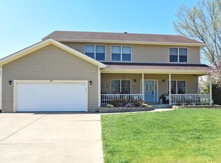 594 Kim Ct, Gurnee, IL 60031