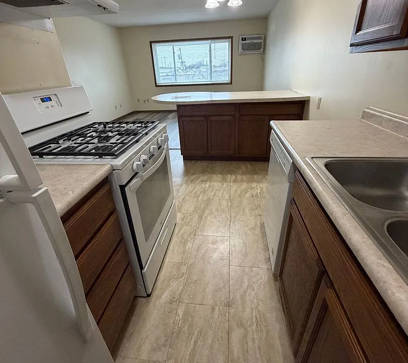 Eastwood Manor Apartments