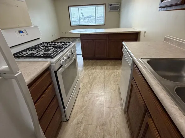 Eastwood Manor Apartments, 1532 10th St SE #1A, Rochester, MN 55904