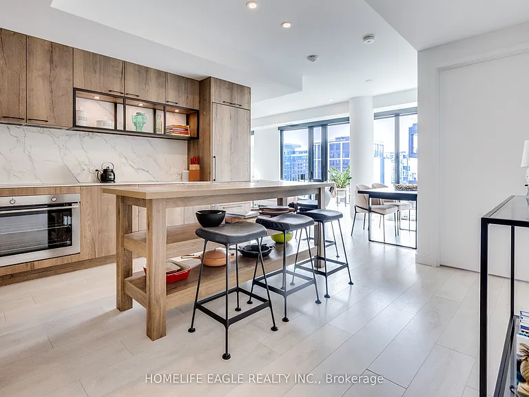 505 Richmond St W #827 — Photo 7