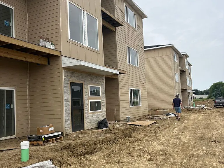 600 Salem Ave SE — Photo 2