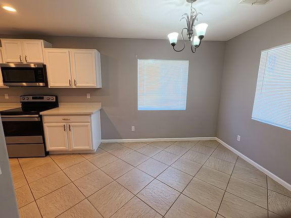 3rd image of 1744 E Maddison Cir