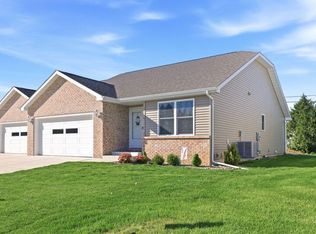 82 Prince William Ct, La Porte, IN 46350