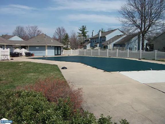 1st image of 2 Adams Ct