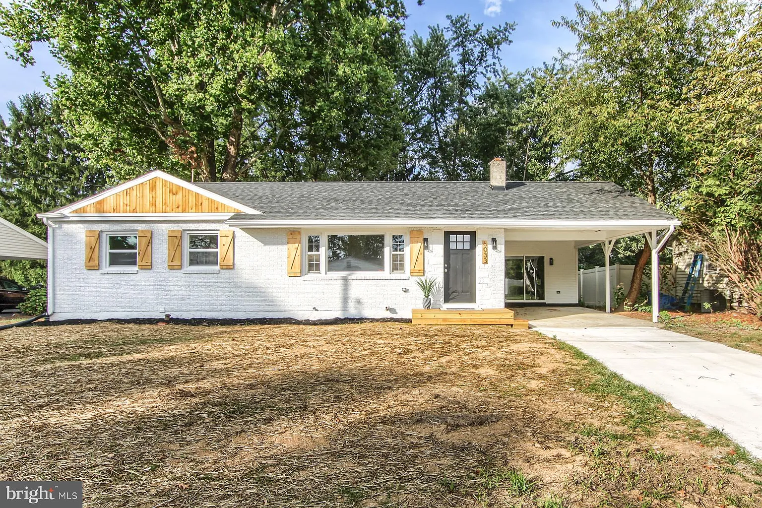 6033 William Dr photo 1