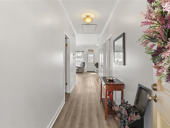 4th image of 4509 Shaw St APT 203