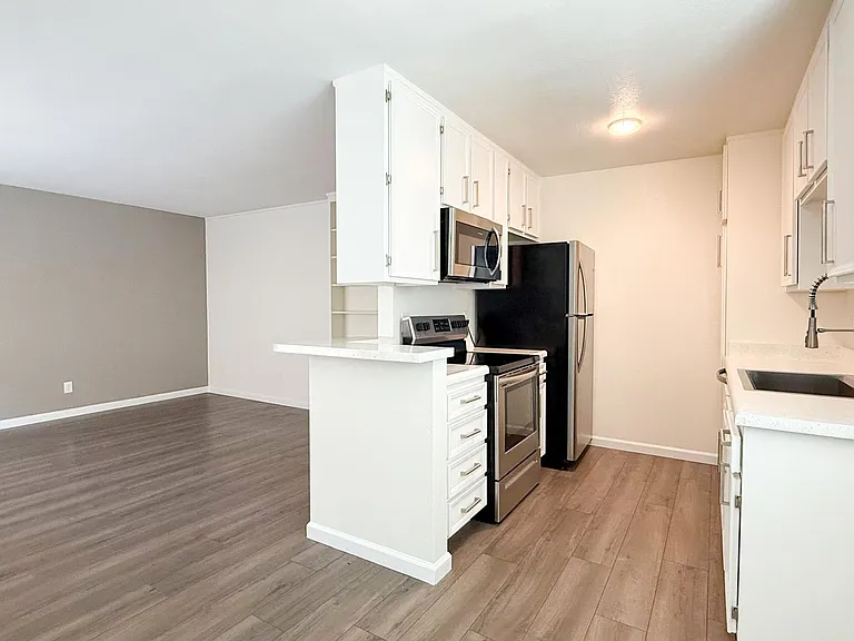 2625 Highland Ave — Photo 9