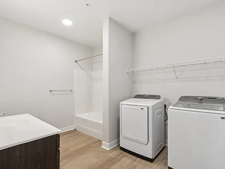 Sunland Flats — Photo 12